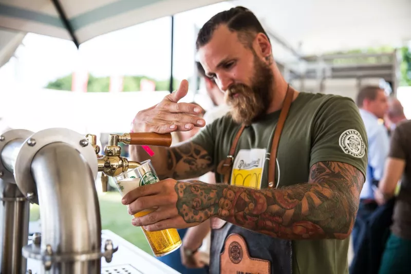 Pilsner barman